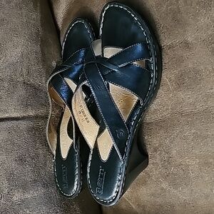 Born Womens mules/clogs/sandals New - 11